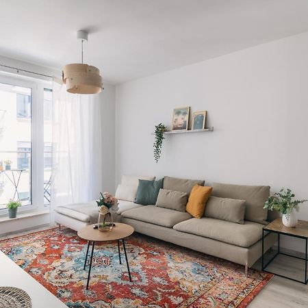 Corvin Apartment With Balcony And Ac Budapest Extérieur photo