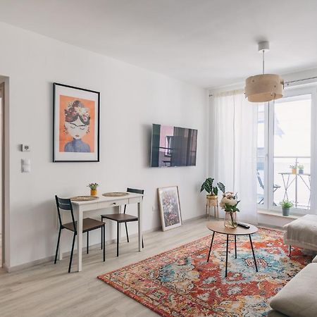 Corvin Apartment With Balcony And Ac Budapest Extérieur photo