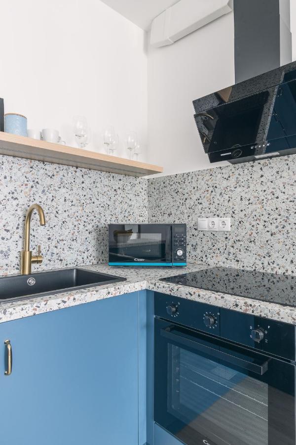Corvin Apartment With Balcony And Ac Budapest Extérieur photo
