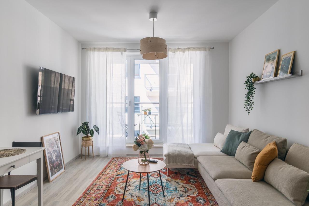 Corvin Apartment With Balcony And Ac Budapest Extérieur photo