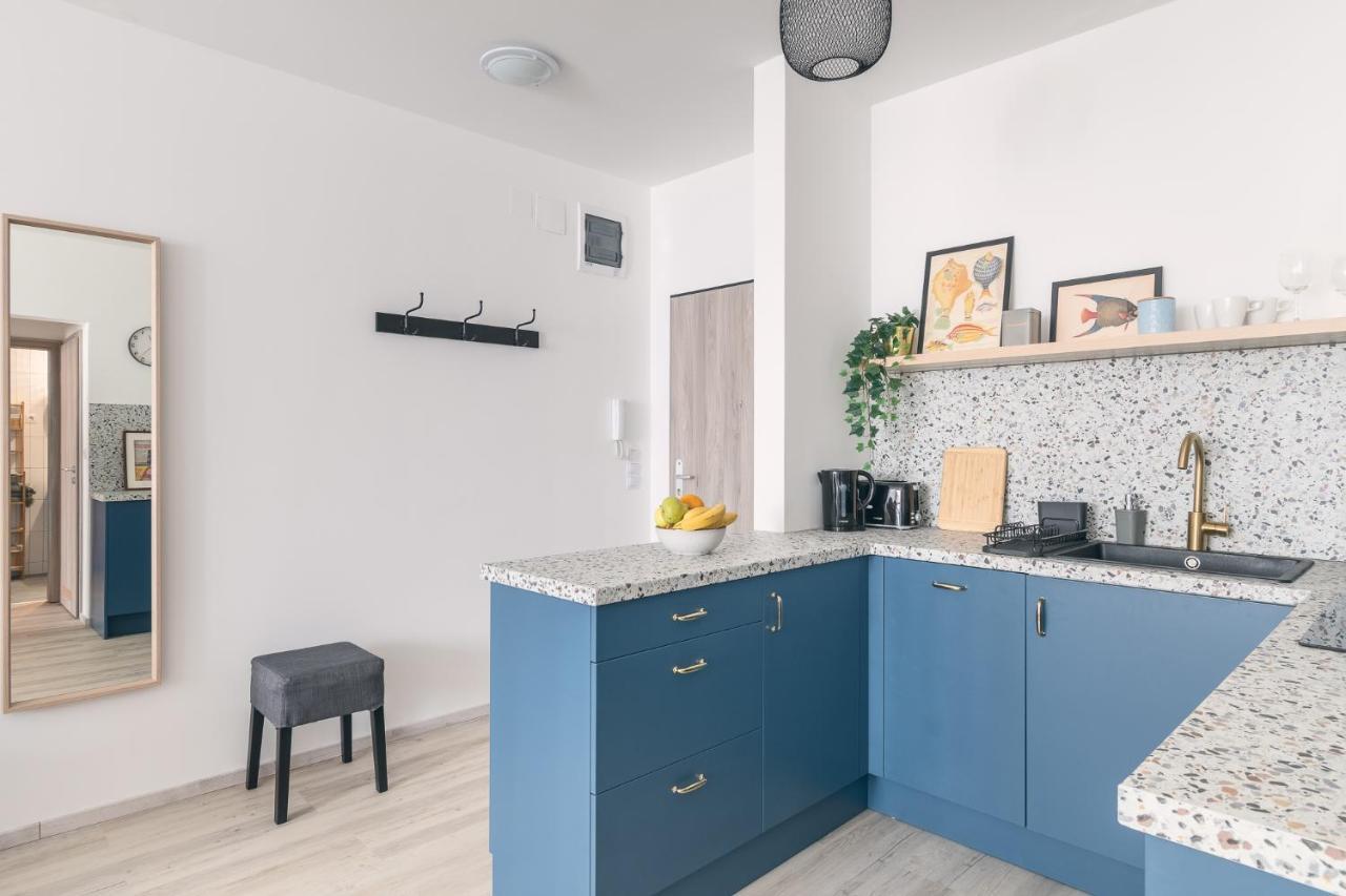Corvin Apartment With Balcony And Ac Budapest Extérieur photo