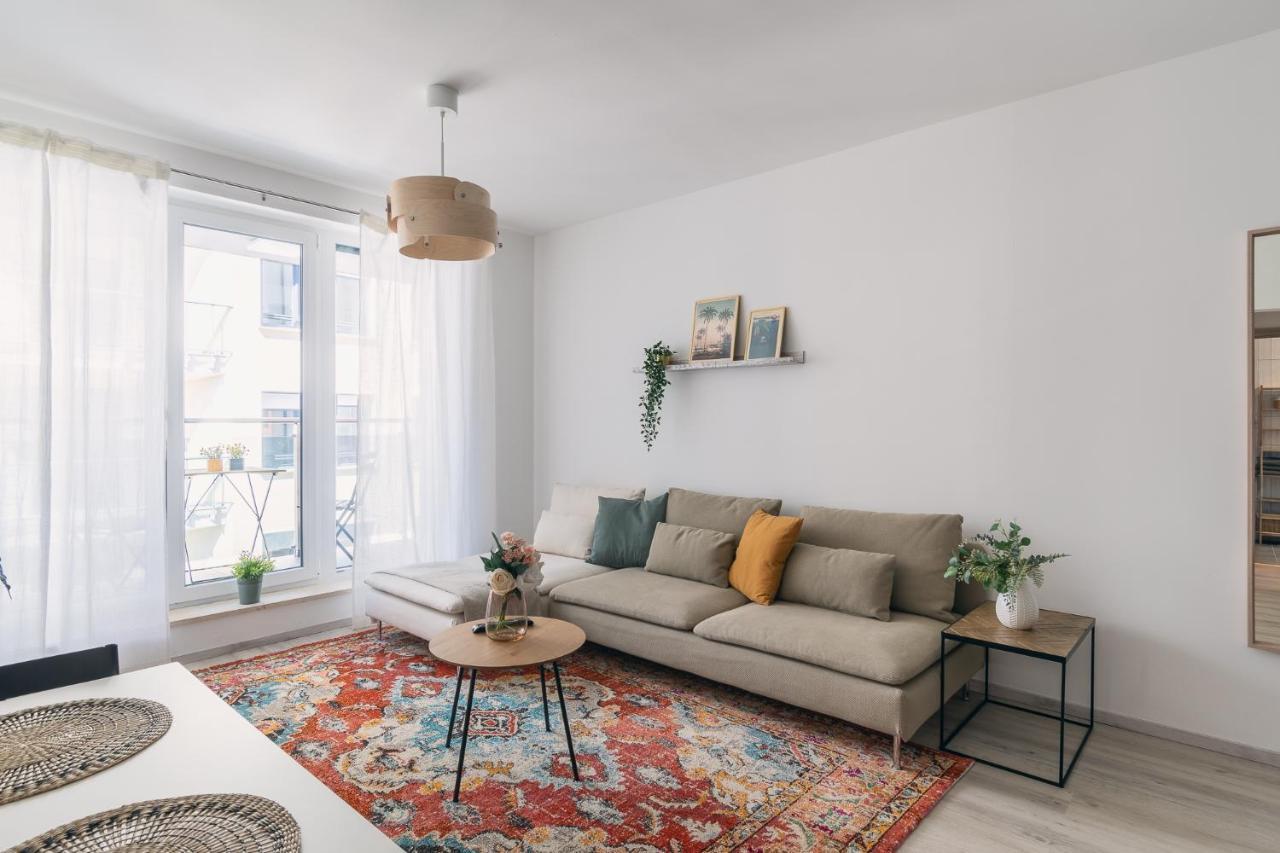 Corvin Apartment With Balcony And Ac Budapest Extérieur photo