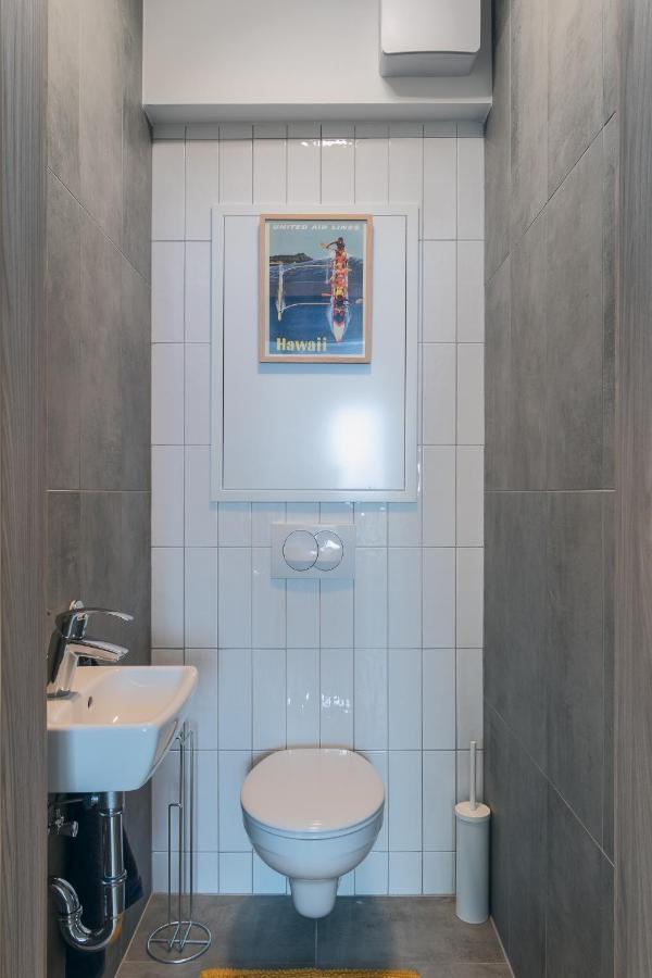 Corvin Apartment With Balcony And Ac Budapest Extérieur photo