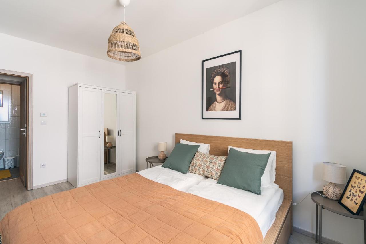 Corvin Apartment With Balcony And Ac Budapest Extérieur photo